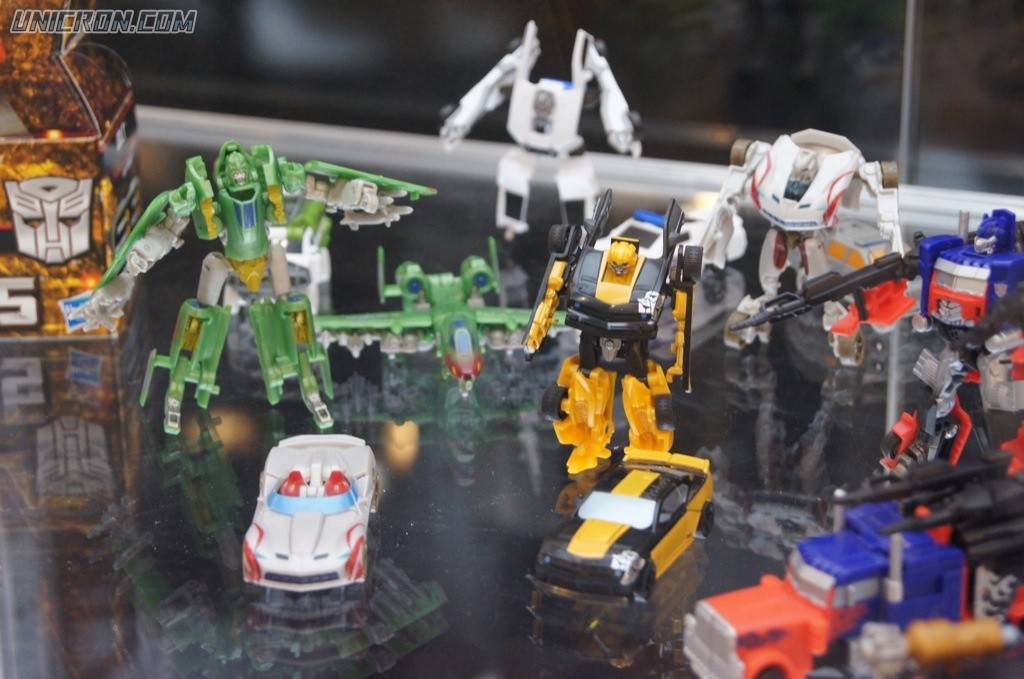 Transformers Cyberverse Ultimate Gift Set (Optimus Prime, Bumblebee, Powerglide, Crowbar, Sideswipe) Walmart Exclusive toy