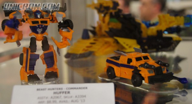 Transformers Prime Cyberverse Commander Huffer toy Transformers Prime Cyberverse Commander Huffer toy
