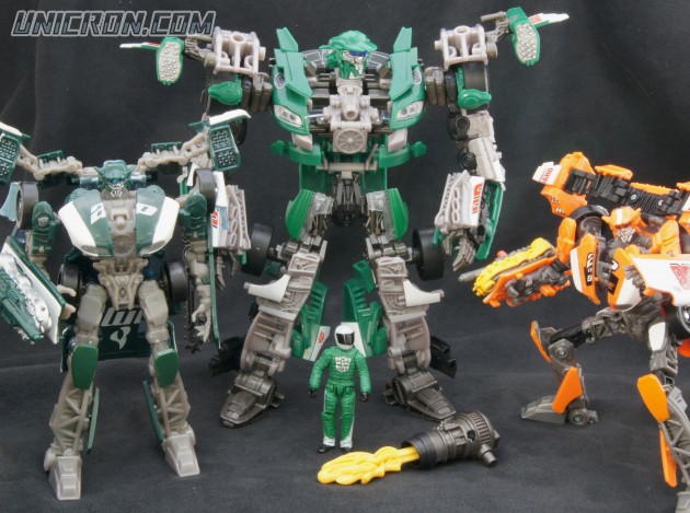 Transformers 3 Dark of the Moon Roadbuster w/ Sergeant Recon (Human Alliance) toy Transformers 3 Dark of the Moon Roadbuster w/ Sergeant Recon (Human Alliance) toy