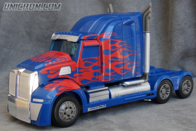 Transformers 4 Age of Extinction Optimus Prime (AoE, 1st Edition, Leader) toy Transformers 4 Age of Extinction Optimus Prime (AoE, 1st Edition, Leader) toy