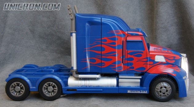 Transformers 4 Age of Extinction Optimus Prime (AoE, 1st Edition, Leader) toy Transformers 4 Age of Extinction Optimus Prime (AoE, 1st Edition, Leader) toy