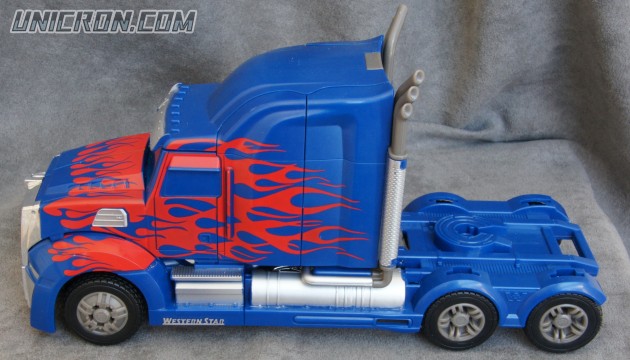 Transformers 4 Age of Extinction Optimus Prime (AoE, 1st Edition, Leader) toy Transformers 4 Age of Extinction Optimus Prime (AoE, 1st Edition, Leader) toy
