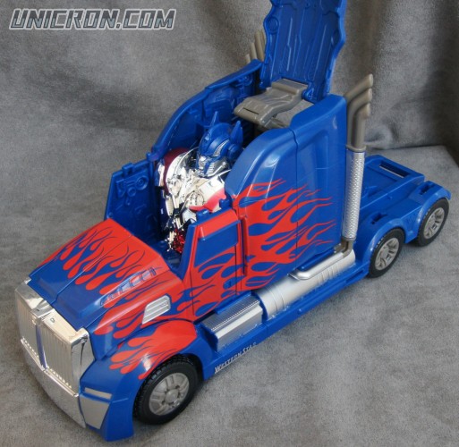 Transformers 4 Age of Extinction Optimus Prime (AoE, 1st Edition, Leader) toy Transformers 4 Age of Extinction Optimus Prime (AoE, 1st Edition, Leader) toy