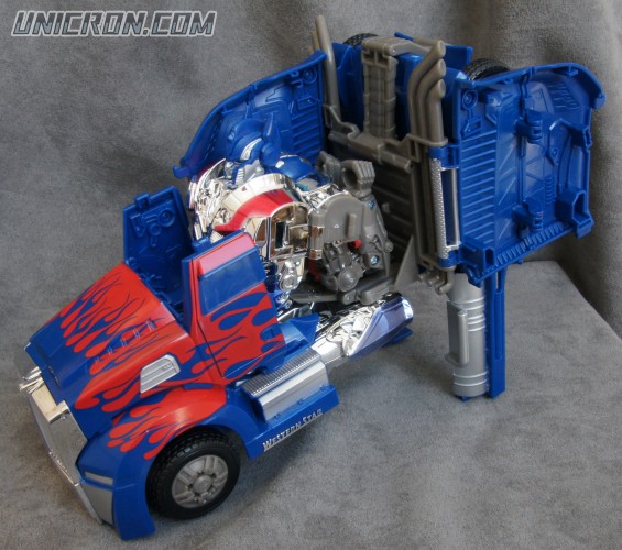 Transformers 4 Age of Extinction Optimus Prime (AoE, 1st Edition, Leader) toy Transformers 4 Age of Extinction Optimus Prime (AoE, 1st Edition, Leader) toy