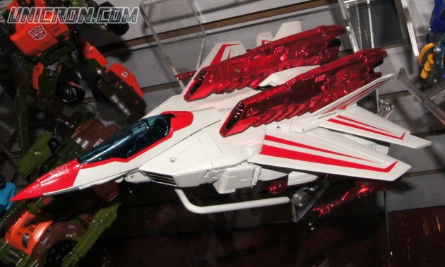 Transformers Generations Jetfire (Generations Leader) toy Transformers Generations Jetfire (Generations Leader) toy