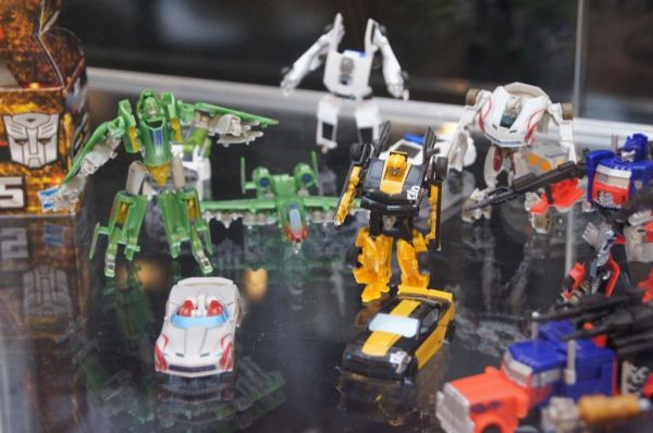 Transformers Cyberverse Ultimate Gift Set (Optimus Prime, Bumblebee, Powerglide, Crowbar, Sideswipe) Walmart Exclusive toy Transformers Cyberverse Ultimate Gift Set (Optimus Prime, Bumblebee, Powerglide, Crowbar, Sideswipe) Walmart Exclusive toy