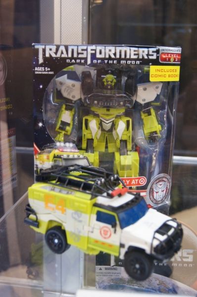 Transformers 3 Dark of the Moon Autobot Ratchet (Voyager) toy Transformers 3 Dark of the Moon Autobot Ratchet (Voyager) toy