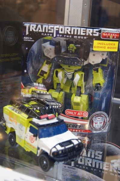 Transformers 3 Dark of the Moon Autobot Ratchet (Voyager) toy Transformers 3 Dark of the Moon Autobot Ratchet (Voyager) toy