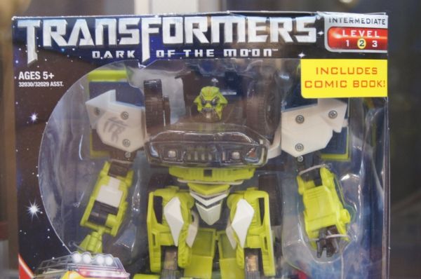 Transformers 3 Dark of the Moon Autobot Ratchet (Voyager) toy Transformers 3 Dark of the Moon Autobot Ratchet (Voyager) toy
