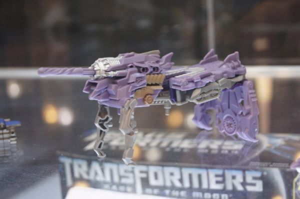 Transformers Cyberverse Shockwave w/ Fusion Tank toy Transformers Cyberverse Shockwave w/ Fusion Tank toy