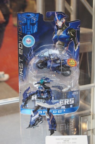 Transformers Prime Arcee (First Edition) toy Transformers Prime Arcee (First Edition) toy