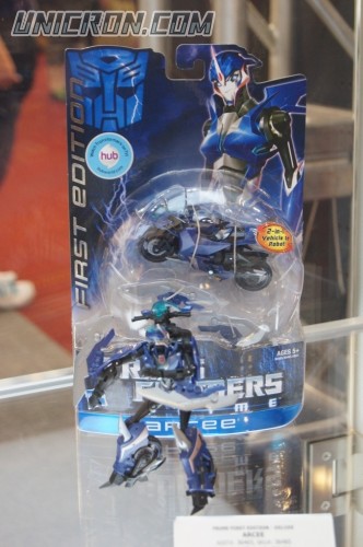 Transformers Prime Arcee (First Edition) toy Transformers Prime Arcee (First Edition) toy