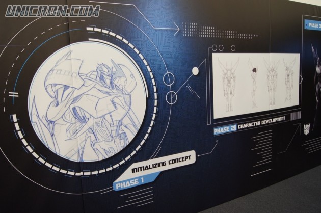 Transformers Prime Starscream (First Edition) toy Transformers Prime Starscream (First Edition) toy