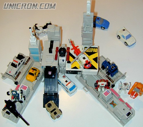 Transformers Generation 1 Metroplex toy Transformers Generation 1 Metroplex toy