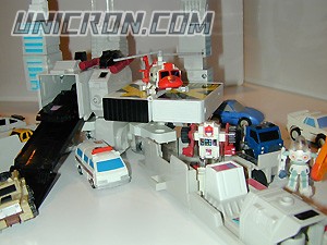 Transformers Generation 1 Metroplex toy Transformers Generation 1 Metroplex toy