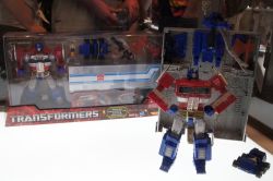 2012 - TRU Masterpiece Optimus Prime