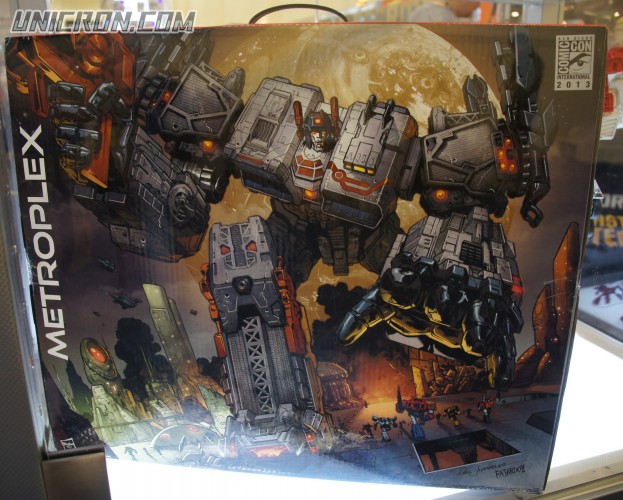 Transformers Generations Metroplex -SDCC version toy Transformers Generations Metroplex -SDCC version toy