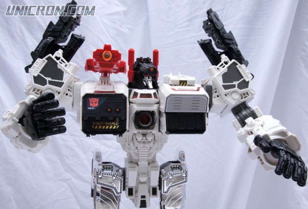 Transformers Generations Metroplex -SDCC version toy Transformers Generations Metroplex -SDCC version toy