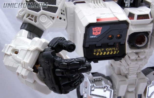 Transformers Generations Metroplex -SDCC version toy Transformers Generations Metroplex -SDCC version toy