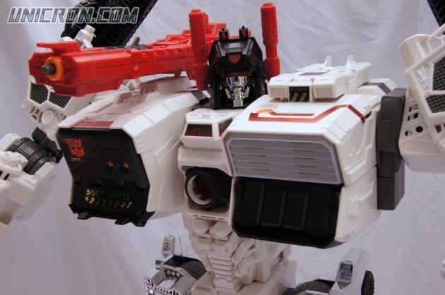 Transformers Generations Metroplex -SDCC version toy Transformers Generations Metroplex -SDCC version toy