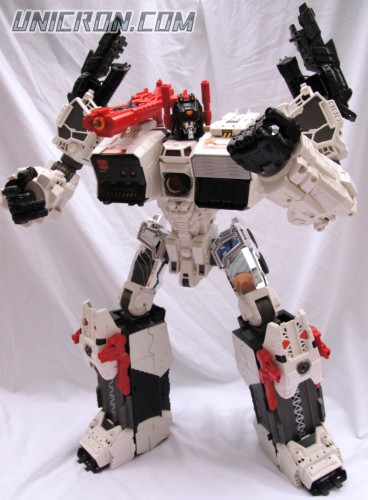 Transformers Generations Metroplex -SDCC version toy Transformers Generations Metroplex -SDCC version toy