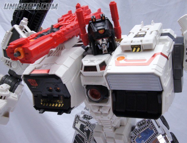 Transformers Generations Metroplex -SDCC version toy Transformers Generations Metroplex -SDCC version toy