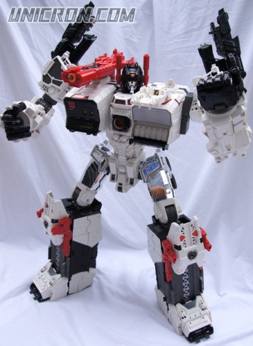 Transformers Generations Metroplex -SDCC version toy Transformers Generations Metroplex -SDCC version toy