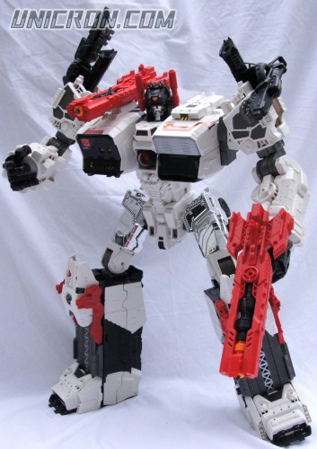 Transformers Generations Metroplex -SDCC version toy Transformers Generations Metroplex -SDCC version toy