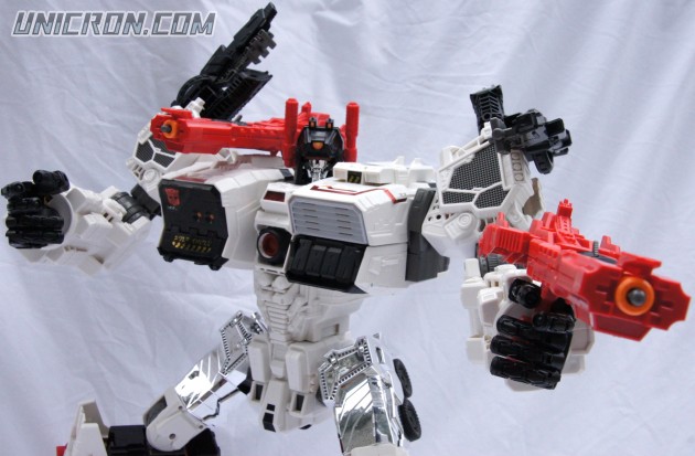 Transformers Generations Metroplex -SDCC version toy Transformers Generations Metroplex -SDCC version toy