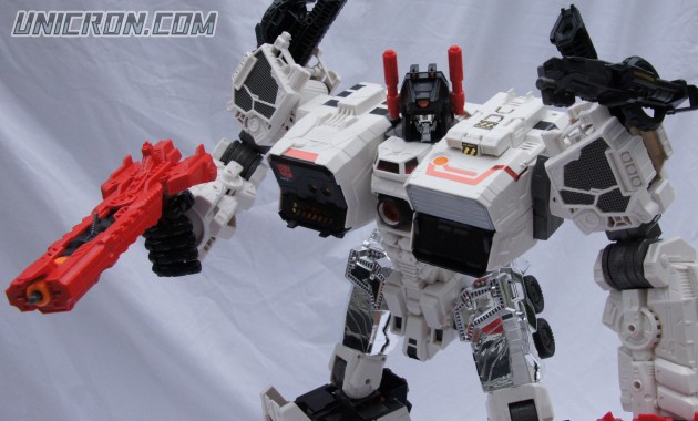 Transformers Generations Metroplex -SDCC version toy Transformers Generations Metroplex -SDCC version toy