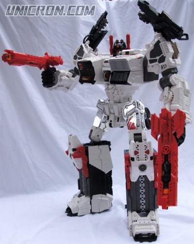 Transformers Generations Metroplex -SDCC version toy Transformers Generations Metroplex -SDCC version toy