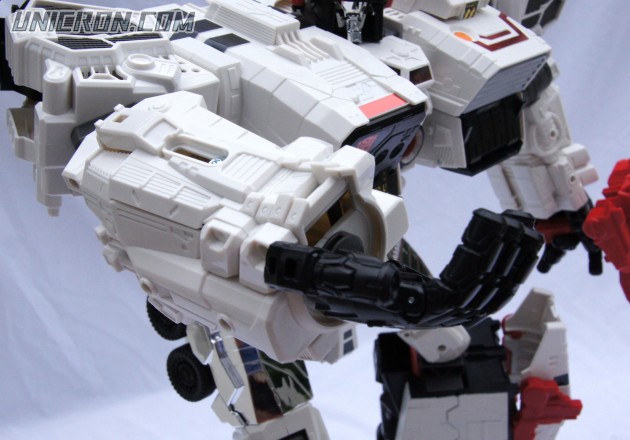 Transformers Generations Metroplex -SDCC version toy Transformers Generations Metroplex -SDCC version toy