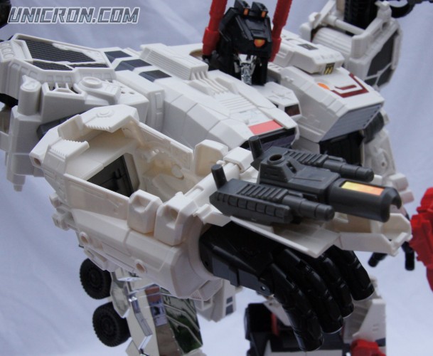 Transformers Generations Metroplex -SDCC version toy Transformers Generations Metroplex -SDCC version toy