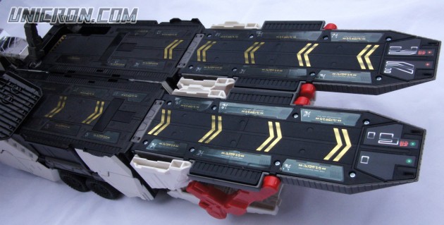 Transformers Generations Metroplex -SDCC version toy Transformers Generations Metroplex -SDCC version toy