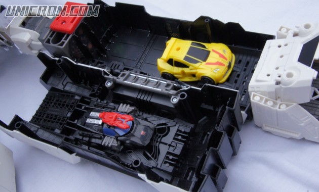 Transformers Generations Metroplex -SDCC version toy Transformers Generations Metroplex -SDCC version toy