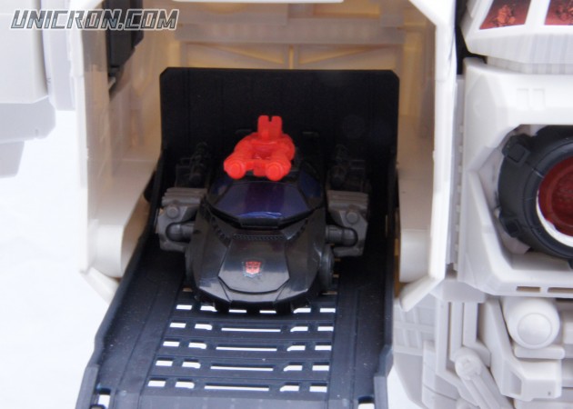 Transformers Generations Metroplex -SDCC version toy Transformers Generations Metroplex -SDCC version toy