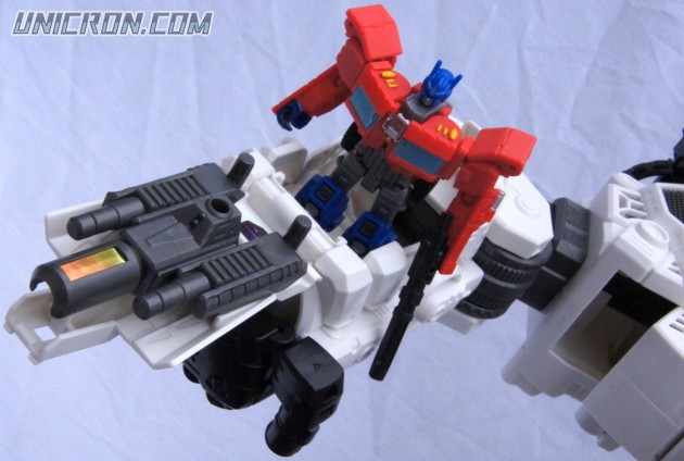 Transformers Generations Metroplex -SDCC version toy Transformers Generations Metroplex -SDCC version toy