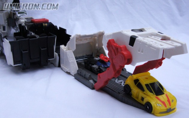 Transformers Generations Metroplex -SDCC version toy Transformers Generations Metroplex -SDCC version toy