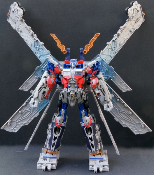 Transformers 3 Dark of the Moon Ultimate Optimus Prime toy Transformers 3 Dark of the Moon Ultimate Optimus Prime toy