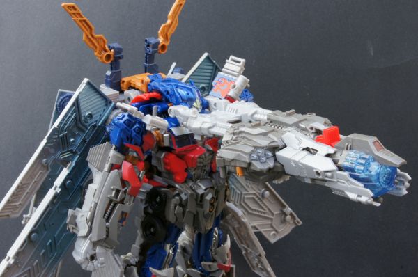 Transformers 3 Dark of the Moon Ultimate Optimus Prime toy Transformers 3 Dark of the Moon Ultimate Optimus Prime toy