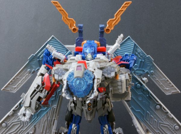 Transformers 3 Dark of the Moon Ultimate Optimus Prime toy Transformers 3 Dark of the Moon Ultimate Optimus Prime toy