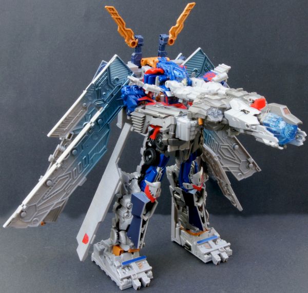 Transformers 3 Dark of the Moon Ultimate Optimus Prime toy Transformers 3 Dark of the Moon Ultimate Optimus Prime toy