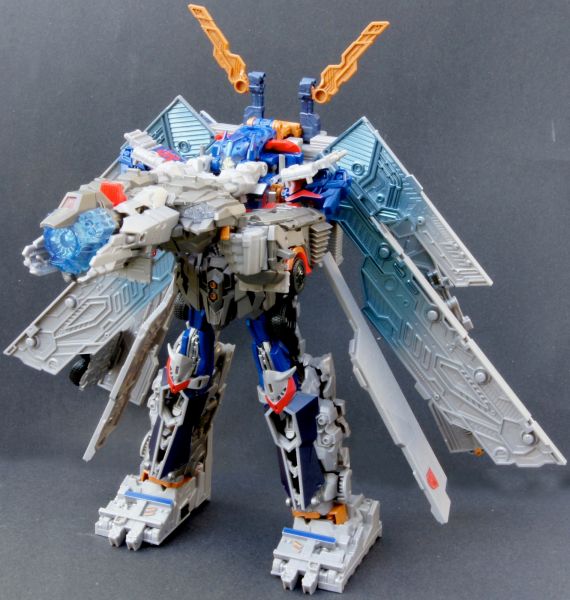 Transformers 3 Dark of the Moon Ultimate Optimus Prime toy Transformers 3 Dark of the Moon Ultimate Optimus Prime toy