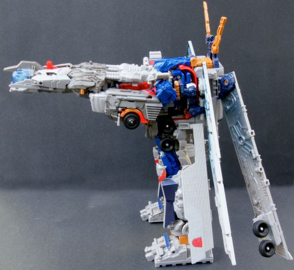 Transformers 3 Dark of the Moon Ultimate Optimus Prime toy Transformers 3 Dark of the Moon Ultimate Optimus Prime toy