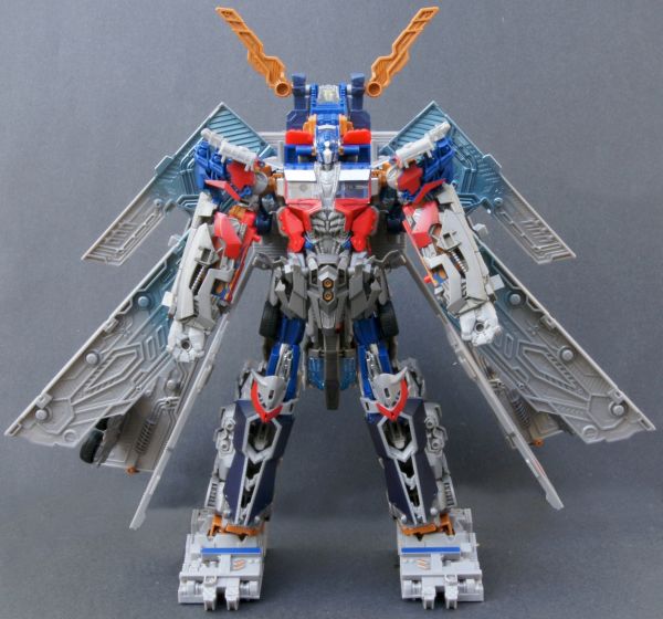 Transformers 3 Dark of the Moon Ultimate Optimus Prime toy Transformers 3 Dark of the Moon Ultimate Optimus Prime toy