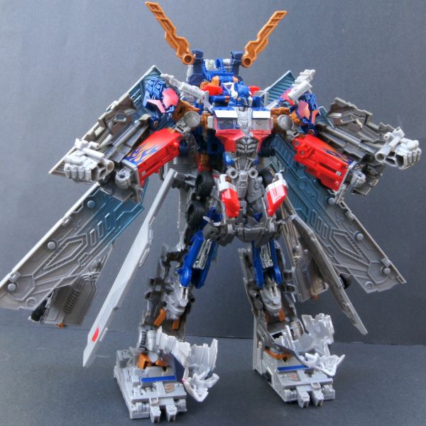 Transformers 3 Dark of the Moon Ultimate Optimus Prime toy Transformers 3 Dark of the Moon Ultimate Optimus Prime toy