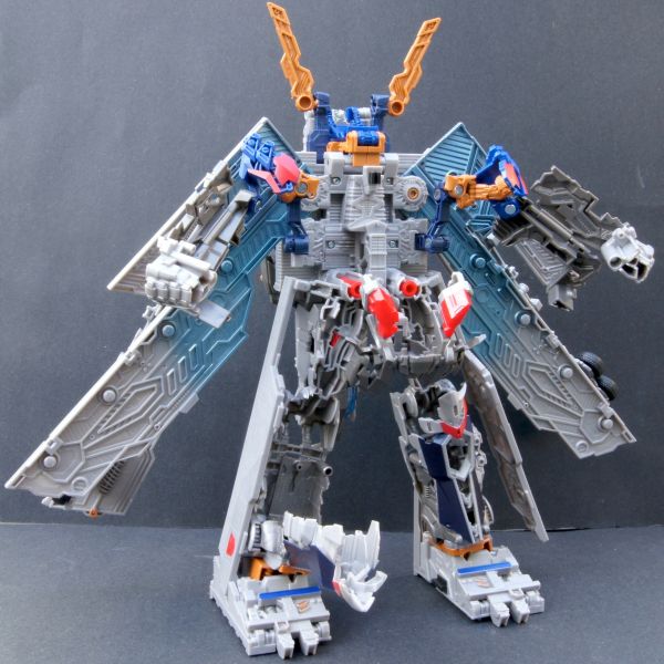 Transformers 3 Dark of the Moon Ultimate Optimus Prime toy Transformers 3 Dark of the Moon Ultimate Optimus Prime toy