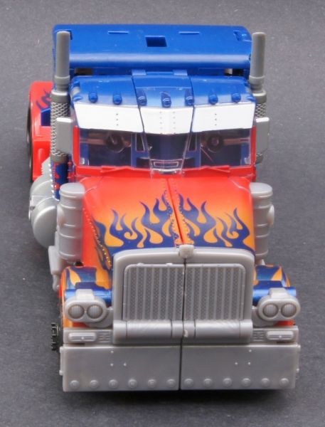 Transformers 3 Dark of the Moon Ultimate Optimus Prime toy Transformers 3 Dark of the Moon Ultimate Optimus Prime toy