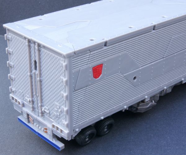 Transformers 3 Dark of the Moon Ultimate Optimus Prime toy Transformers 3 Dark of the Moon Ultimate Optimus Prime toy