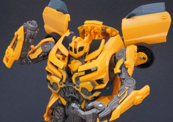 Transformers 3 Dark of the Moon Bumblebee (Leader) toy Transformers 3 Dark of the Moon Bumblebee (Leader) toy